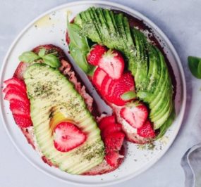 Avocoda mit Weißweinessig Pinot Grigio Avocado mit Weißweinessig Pinot Grigio